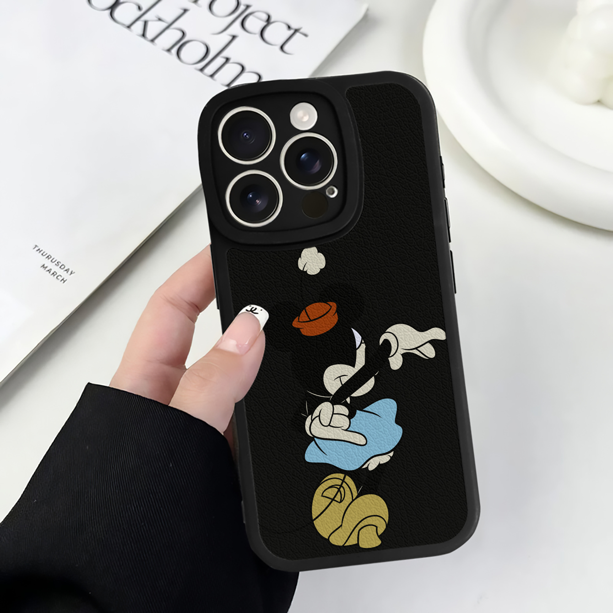（画像用） ミッキーマウス Mickey Mouse 【iPhone 16シリーズ対応】シリコンスマホケース（レザー調） 材質：シリコン